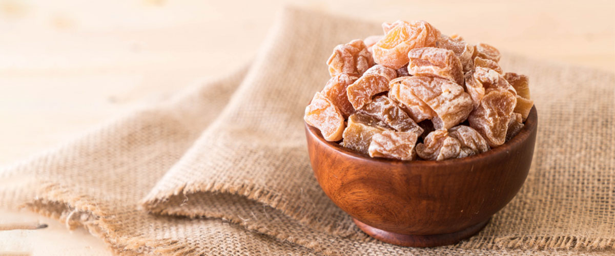 Tear-shaped drops of Boswellia serrata oleo-gum-resin